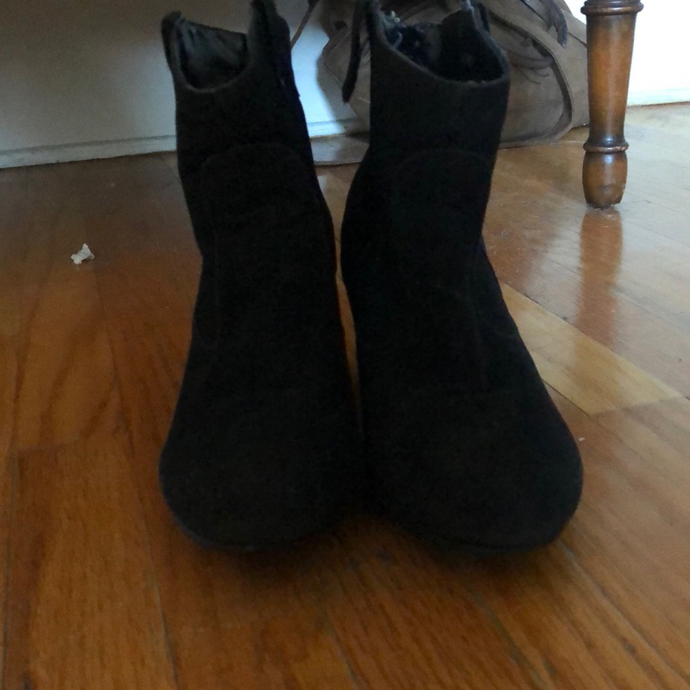 black heeled boots